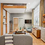 Eiffel Tower & Champs-Elysees - Paris Vacation Rentals